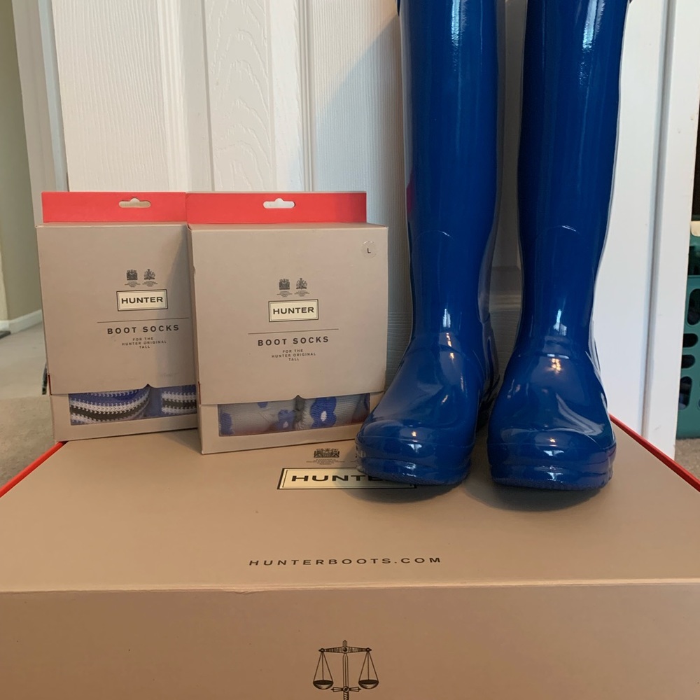 Brand new in box, Tall Hunter boots in gloss azure, women’s size 8.